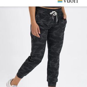 Vuori Performance Jogger- Black Camo